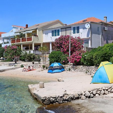 Apartments By The Sea Mandre, Pag - 3084 Колан Екстер'єр фото