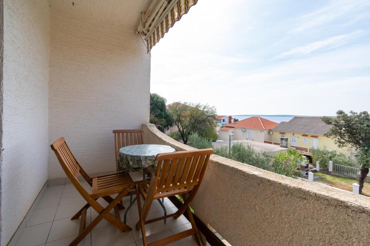 Apartments By The Sea Mandre, Pag - 3084 Колан Екстер'єр фото